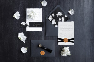 Le faire-part de mariage noir chic